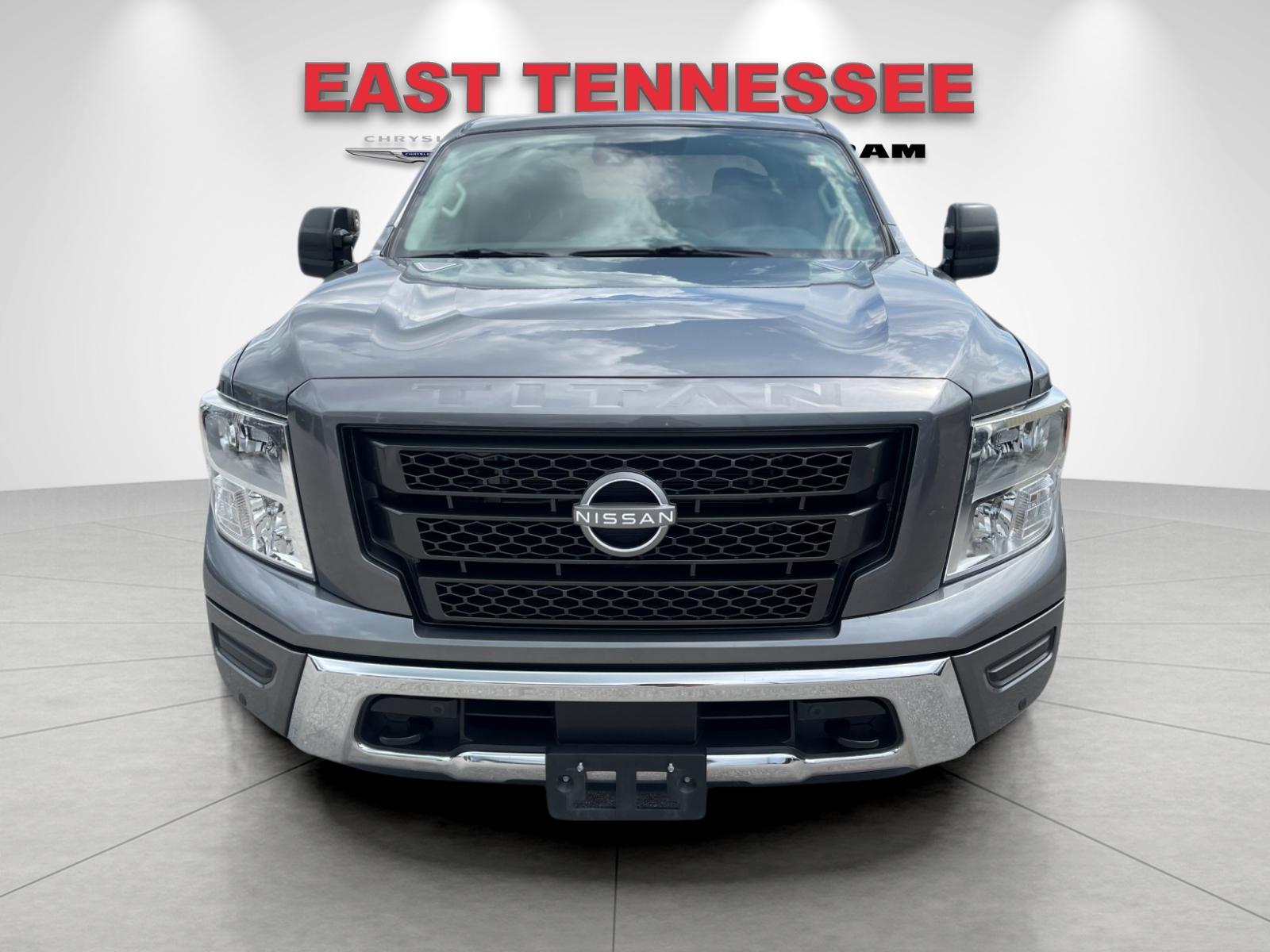 Used 2023 Gray Nissan SV image 9