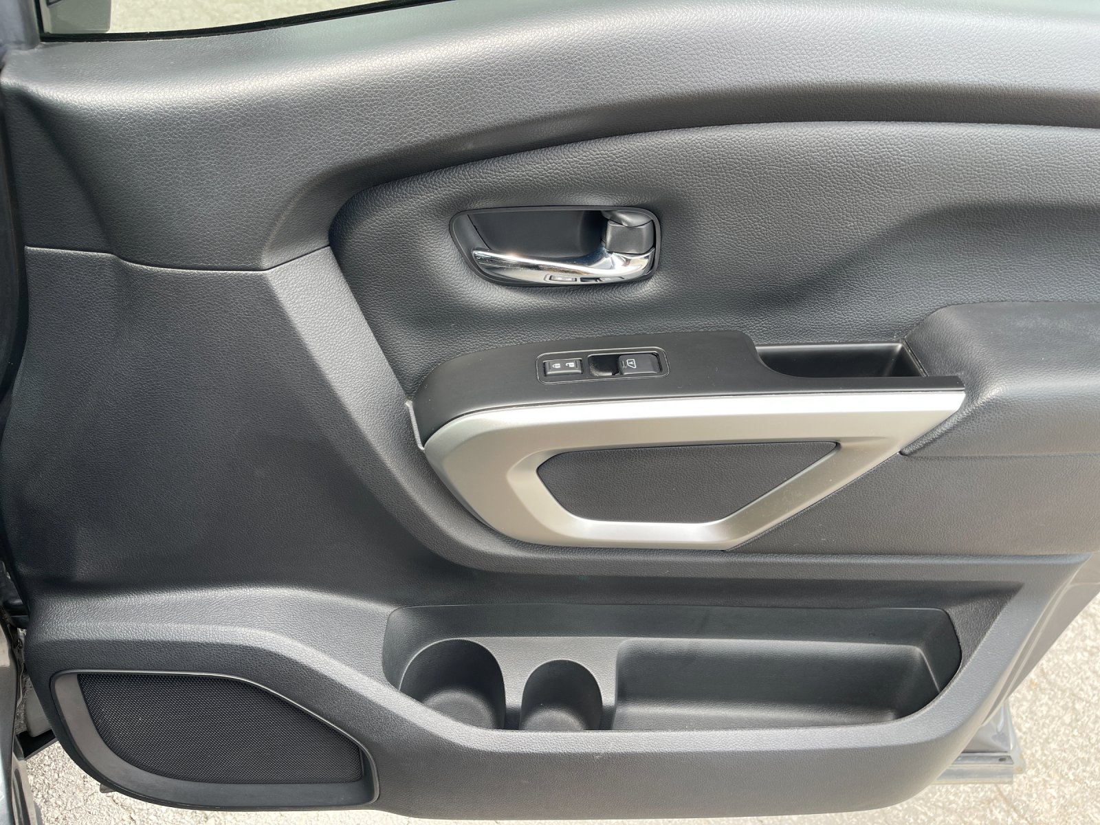 Used 2023 Gray Nissan SV image 18