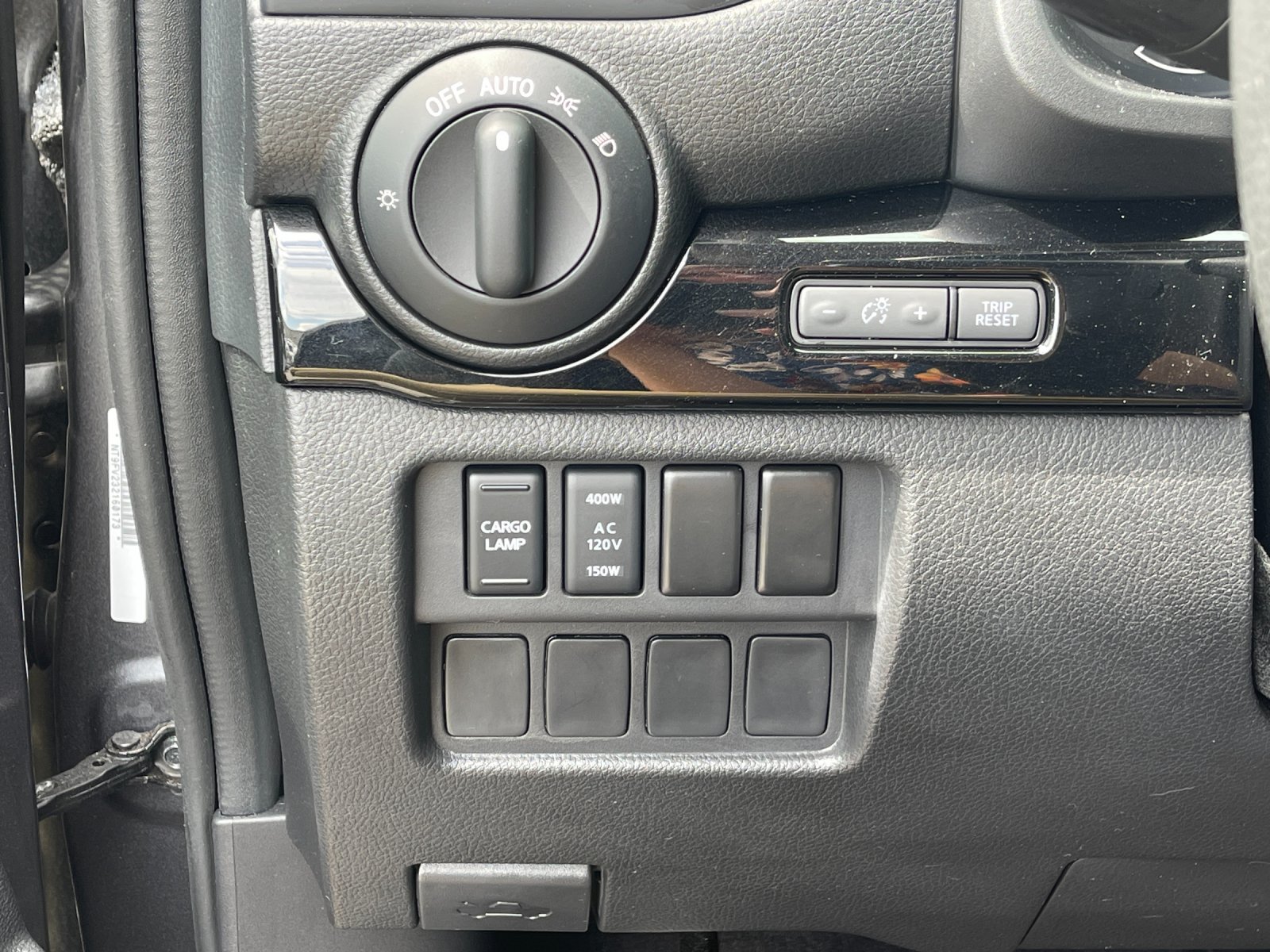 Used 2023 Gray Nissan SV image 29