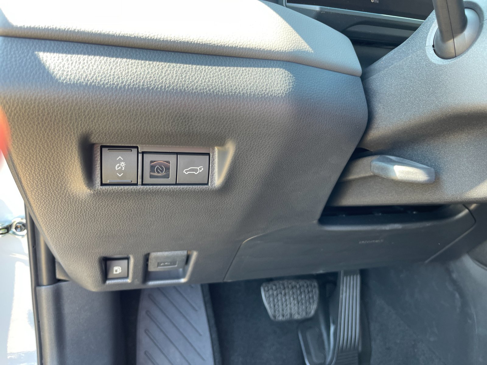 New 2026 Beige Toyota XLE Premium image 31