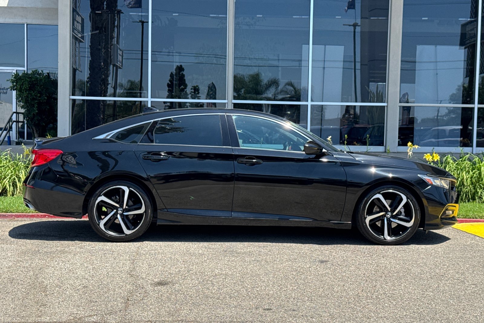 Certified Used 2020 Crystal Black Pearl Honda Sport image 3