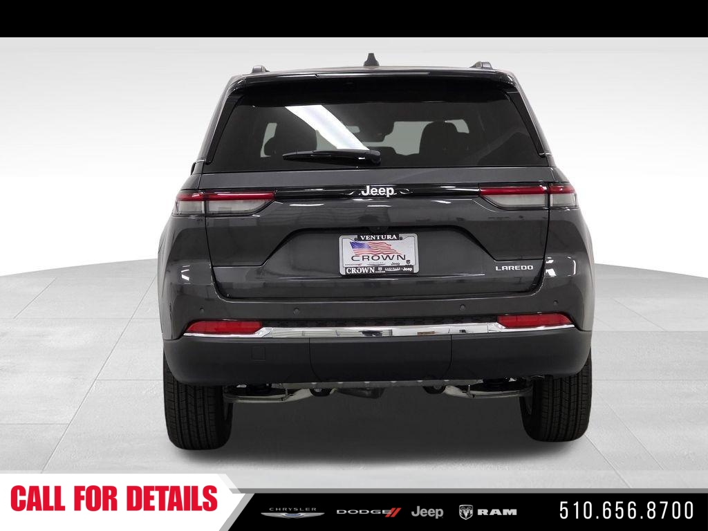 New 2026 Baltic Gray Metallic Clear-Coat Exterior Paint Jeep Laredo image 6