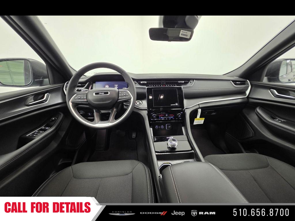 New 2026 Baltic Gray Metallic Clear-Coat Exterior Paint Jeep Laredo image 10