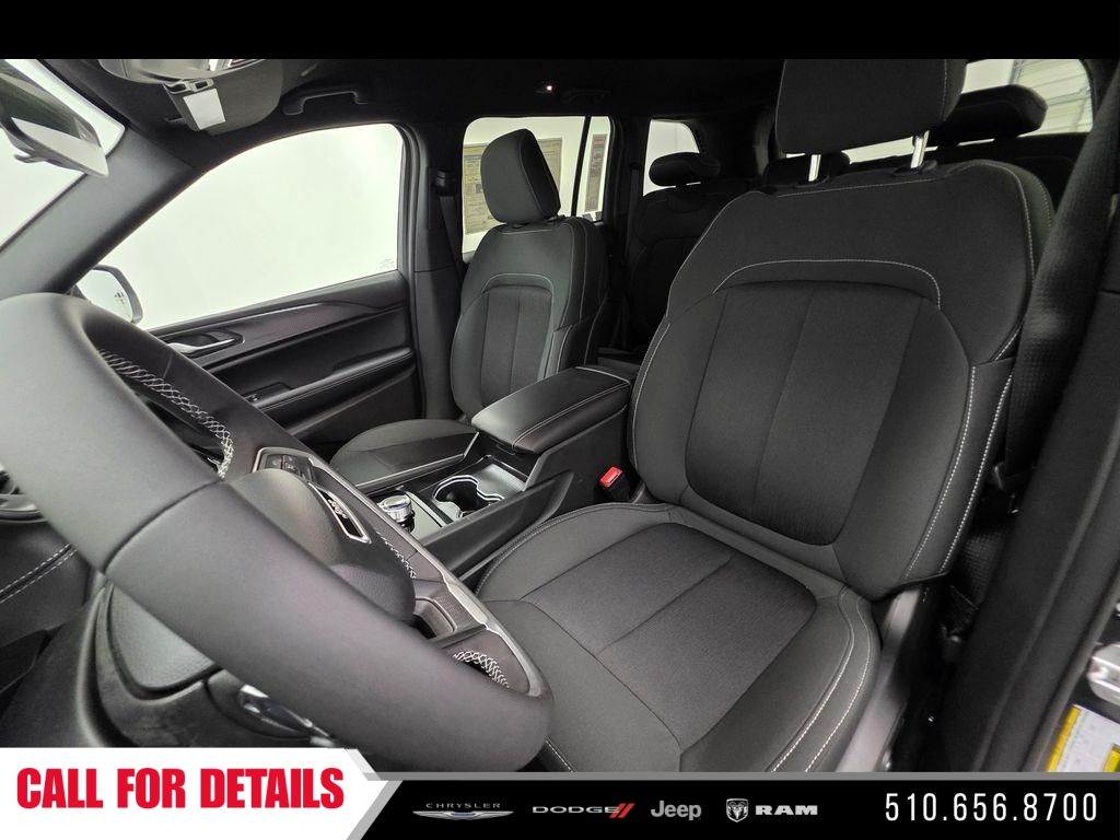 New 2026 Baltic Gray Metallic Clear-Coat Exterior Paint Jeep Laredo image 13
