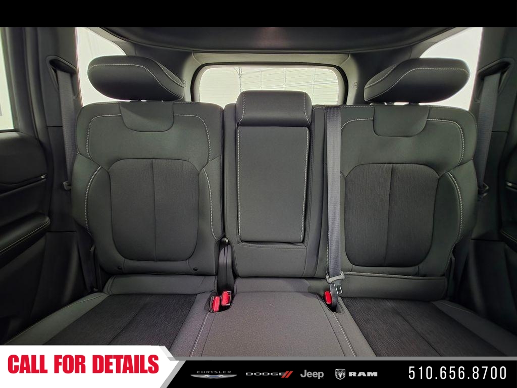 New 2026 Baltic Gray Metallic Clear-Coat Exterior Paint Jeep Laredo image 14