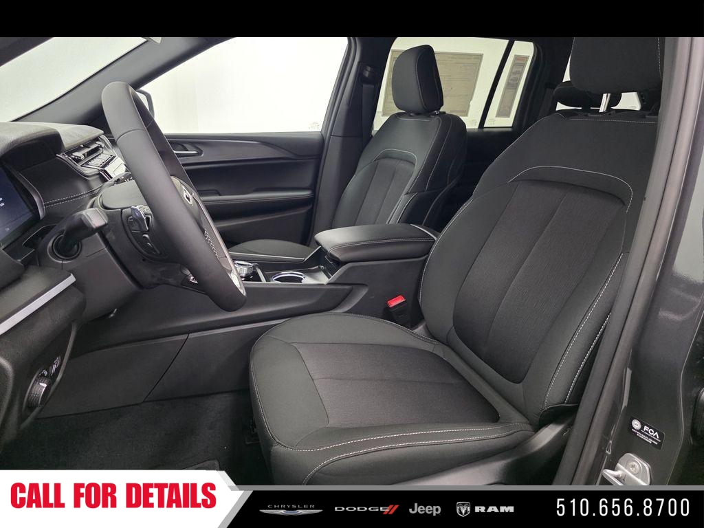 New 2026 Baltic Gray Metallic Clear-Coat Exterior Paint Jeep Laredo image 16