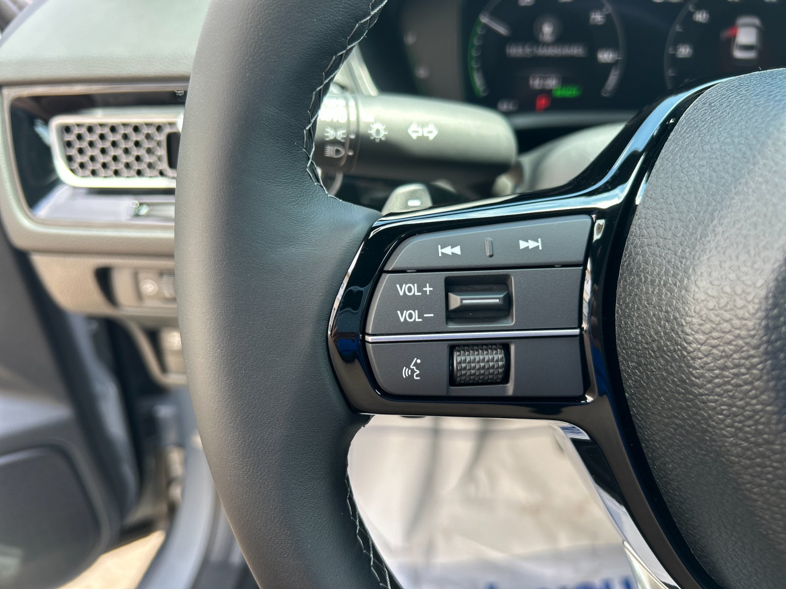New 2026 Urban Gray Pearl Honda 2WD Sport Touring Hybrid image 29