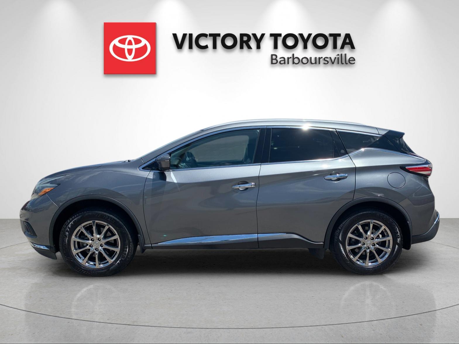 Used 2018 Gray Nissan SL image 2