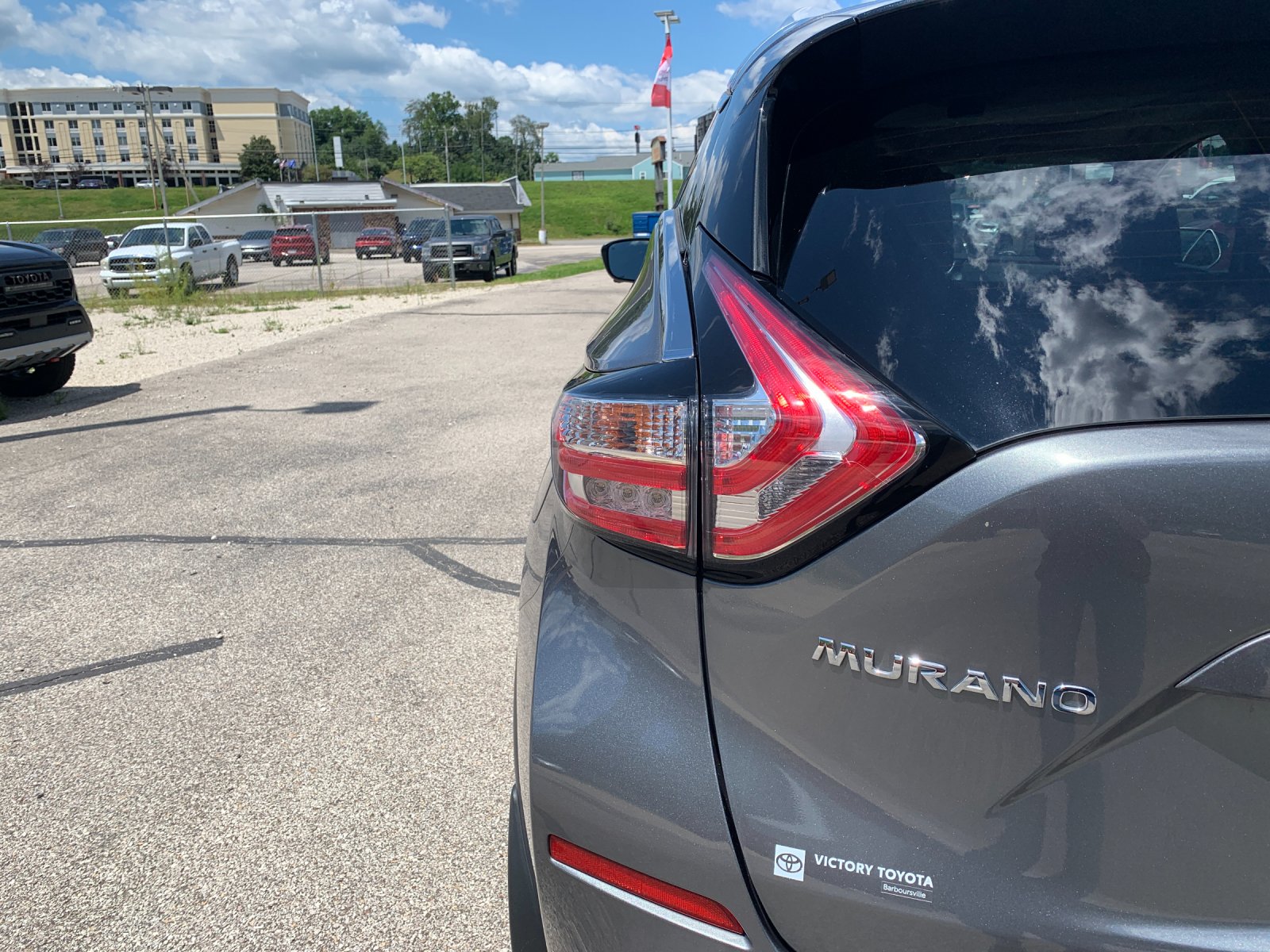 Used 2018 Gray Nissan SL image 32