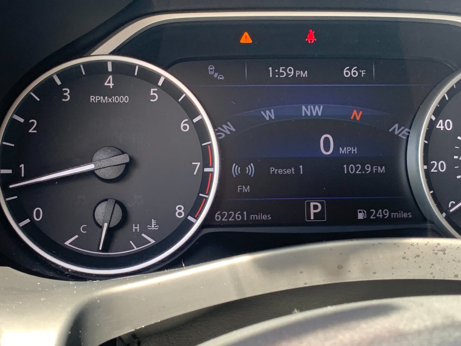 Used 2018 Gray Nissan SL image 29