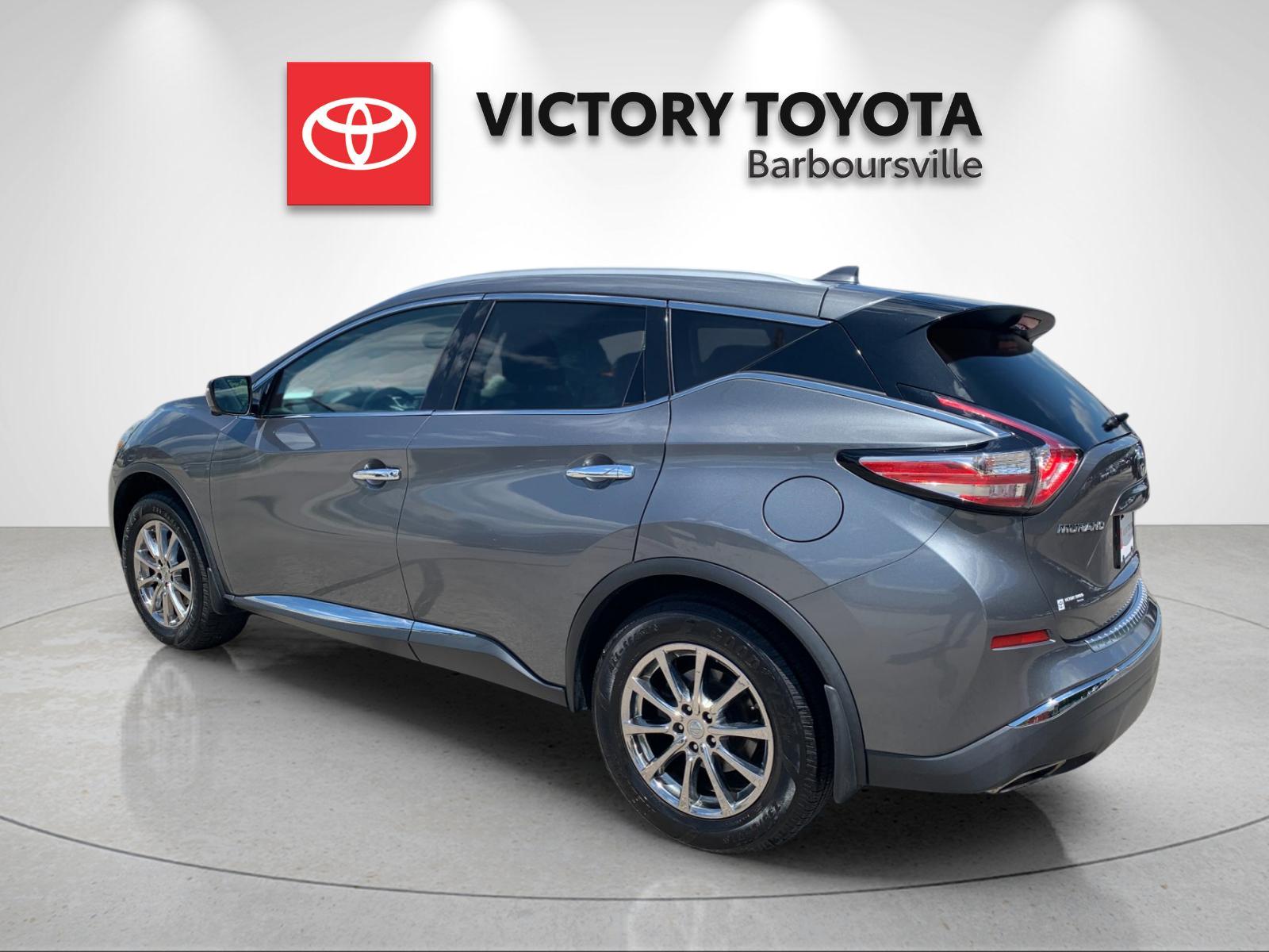 Used 2018 Gray Nissan SL image 3