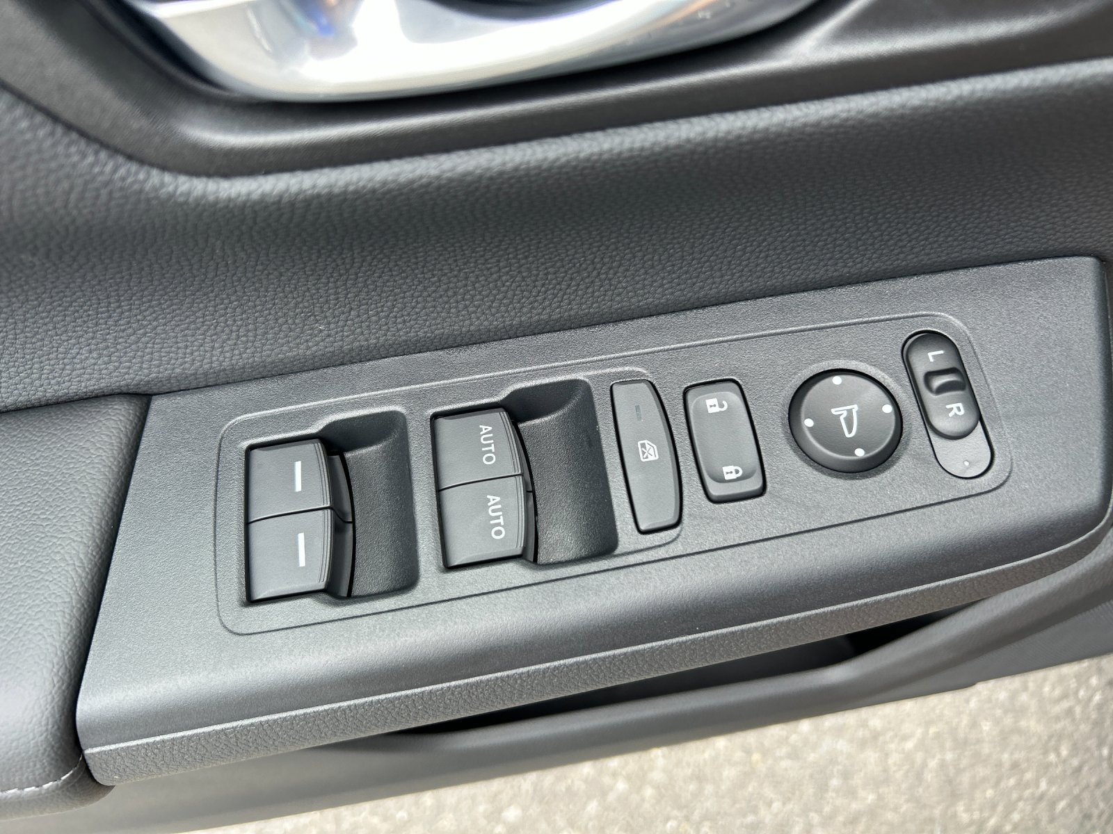 New 2026 Urban Gray Pearl Honda AWD EX image 13