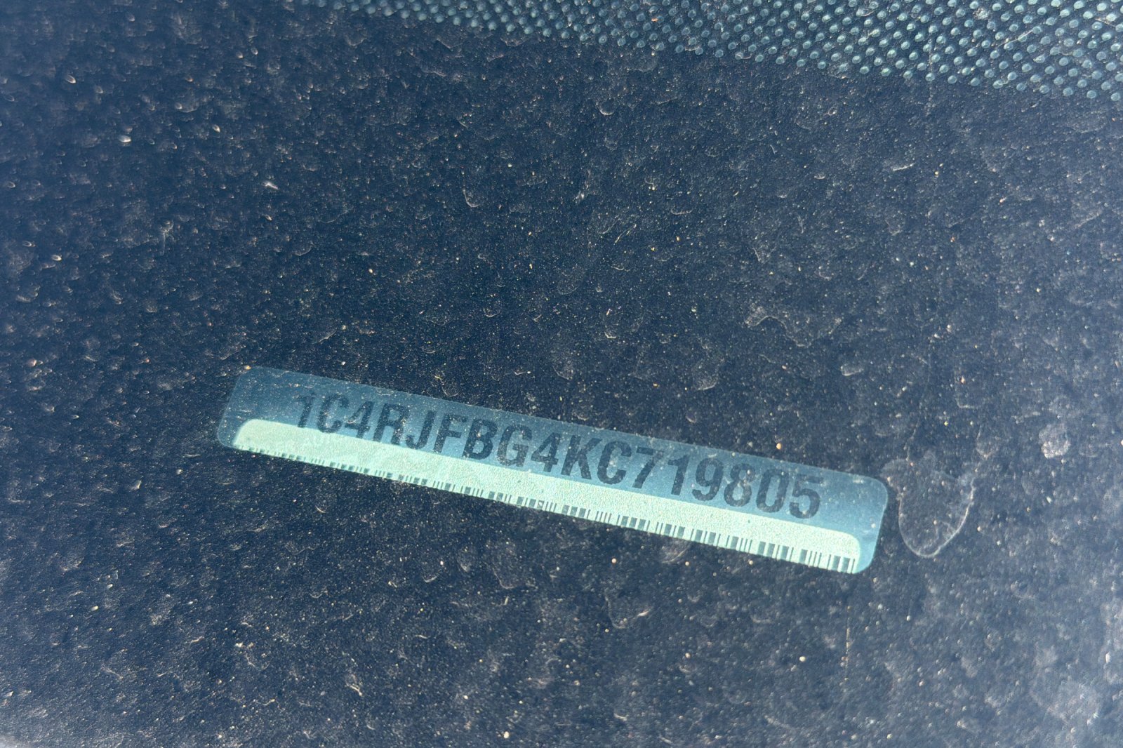 Used 2019 Gray Jeep Limited image 3