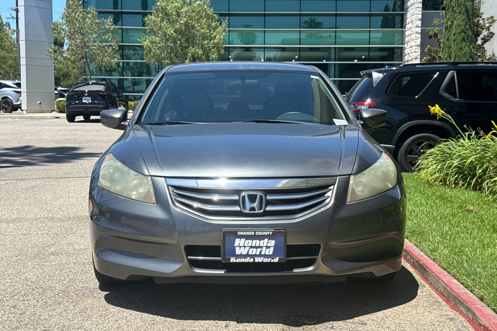 Used 2012 Polished Metal Metallic Honda SE image 3