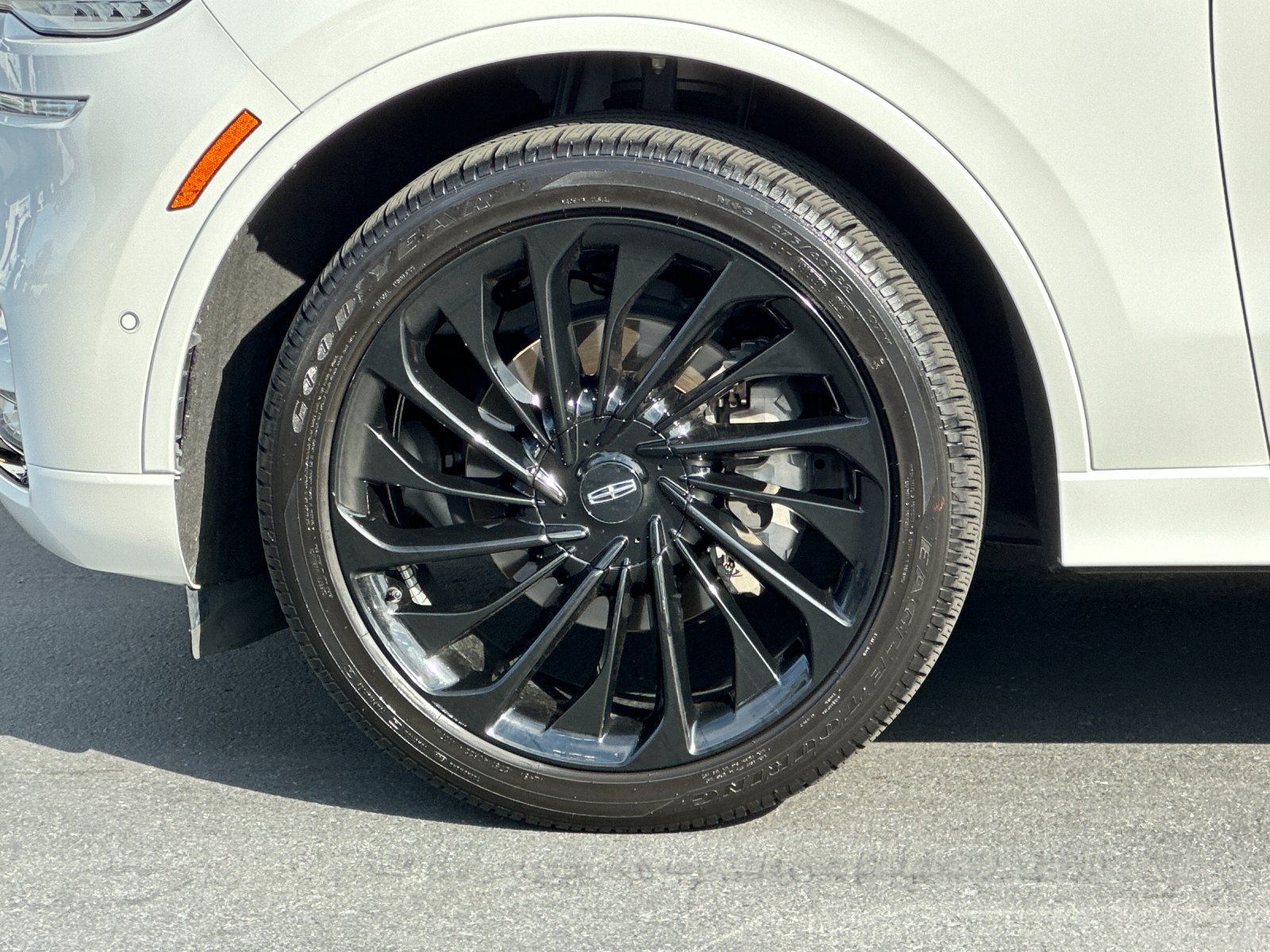 Used 2023 White Lincoln Black Label image 26