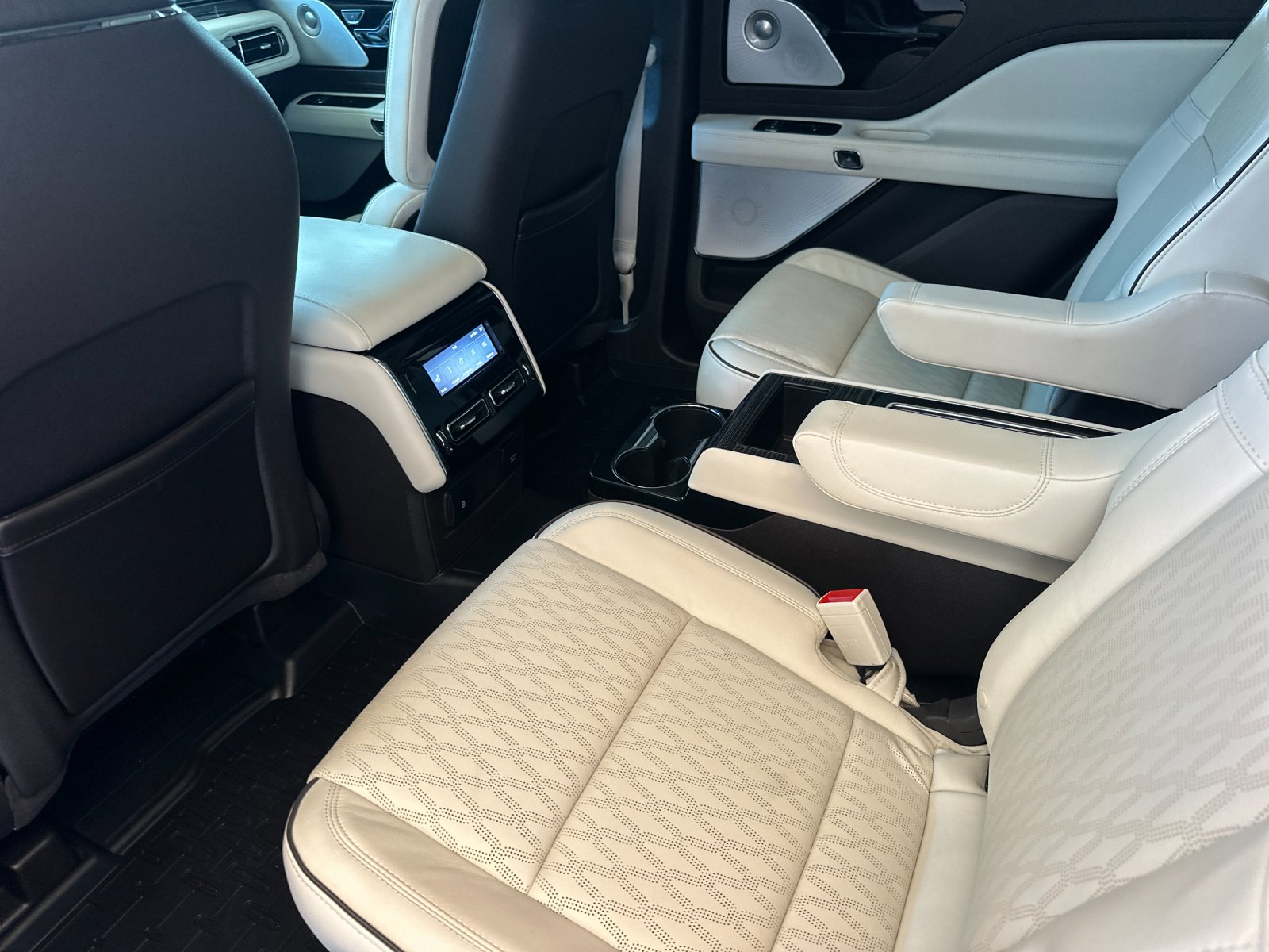 Used 2023 White Lincoln Black Label image 11
