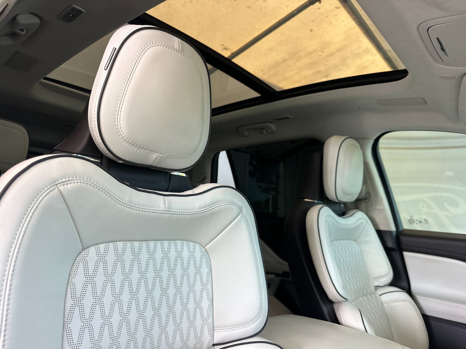 Used 2023 White Lincoln Black Label image 17