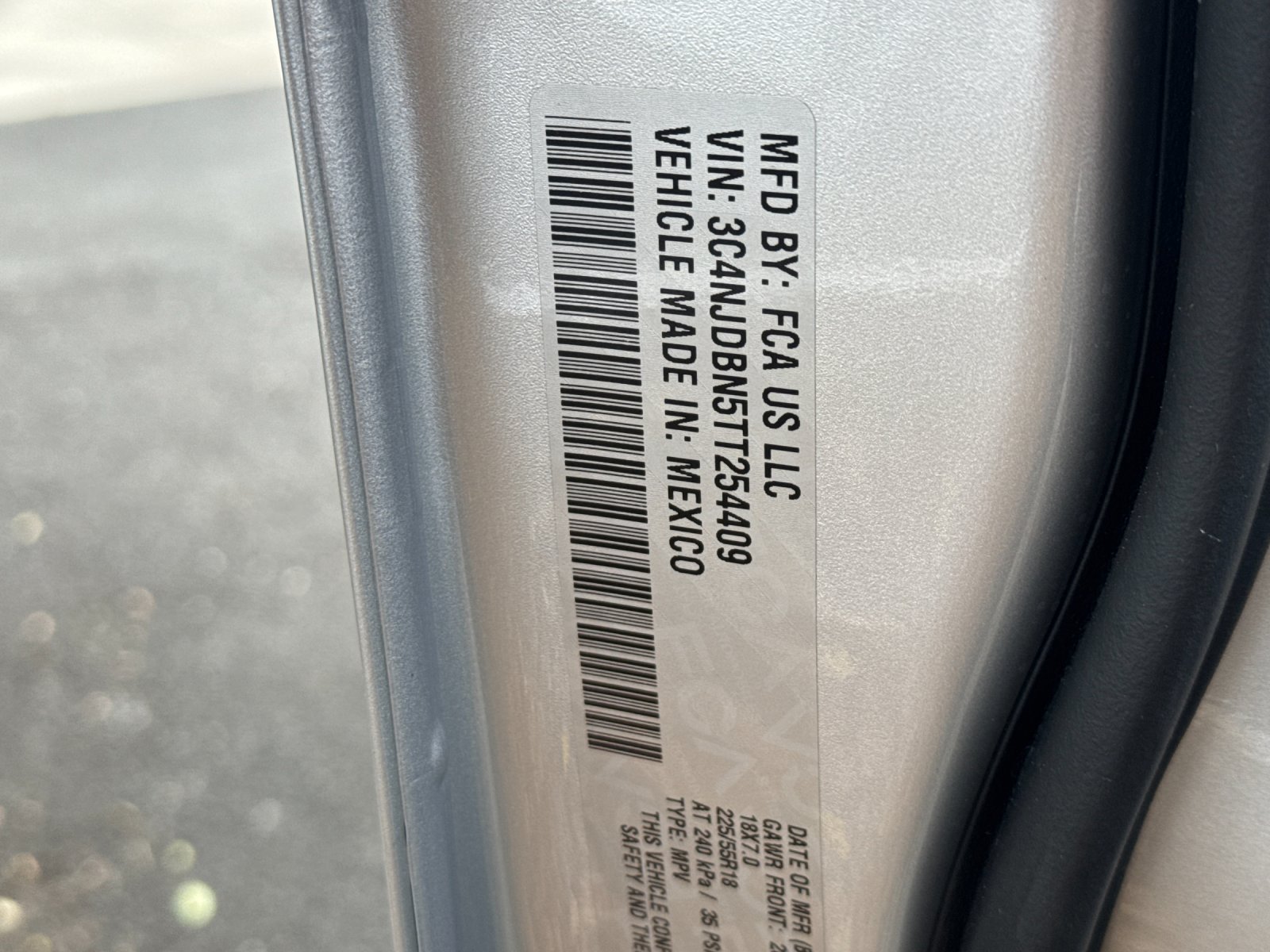 New 2026 Silver Zynith Metallic Clearcoat Jeep Latitude image 26