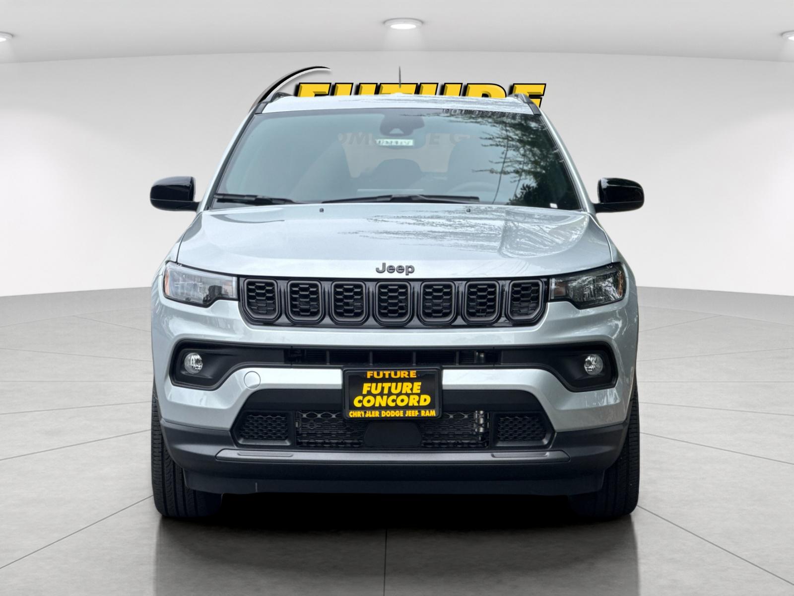 New 2026 Silver Zynith Metallic Clearcoat Jeep Latitude image 8