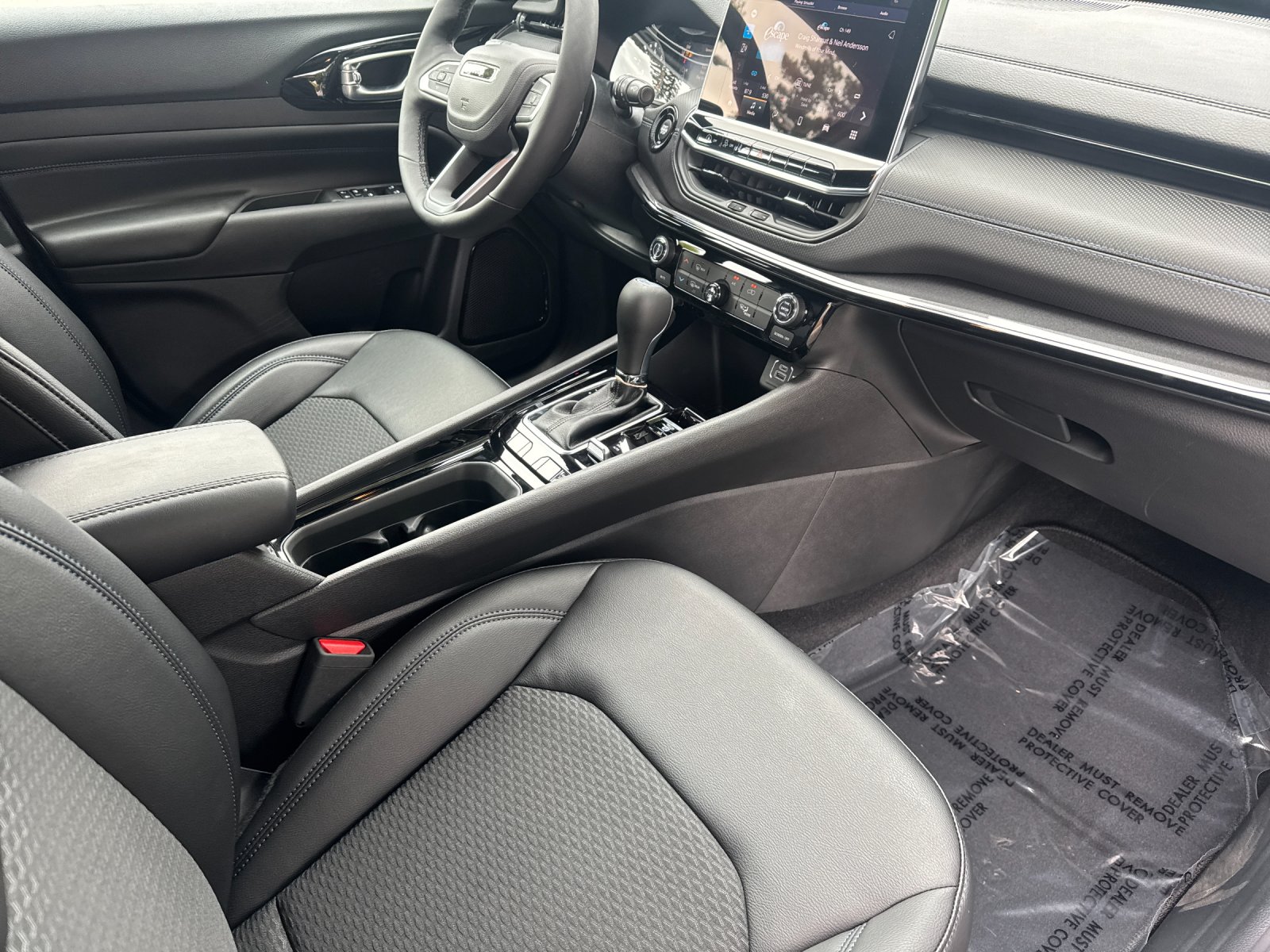 New 2026 Silver Zynith Metallic Clearcoat Jeep Latitude image 15