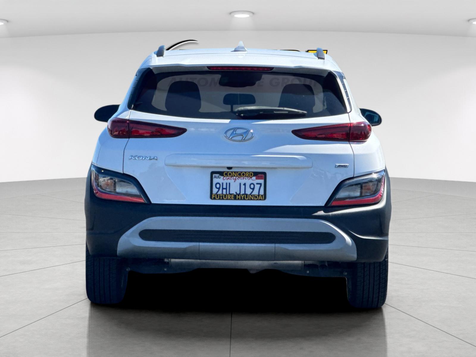Used 2023 White Hyundai SEL image 4