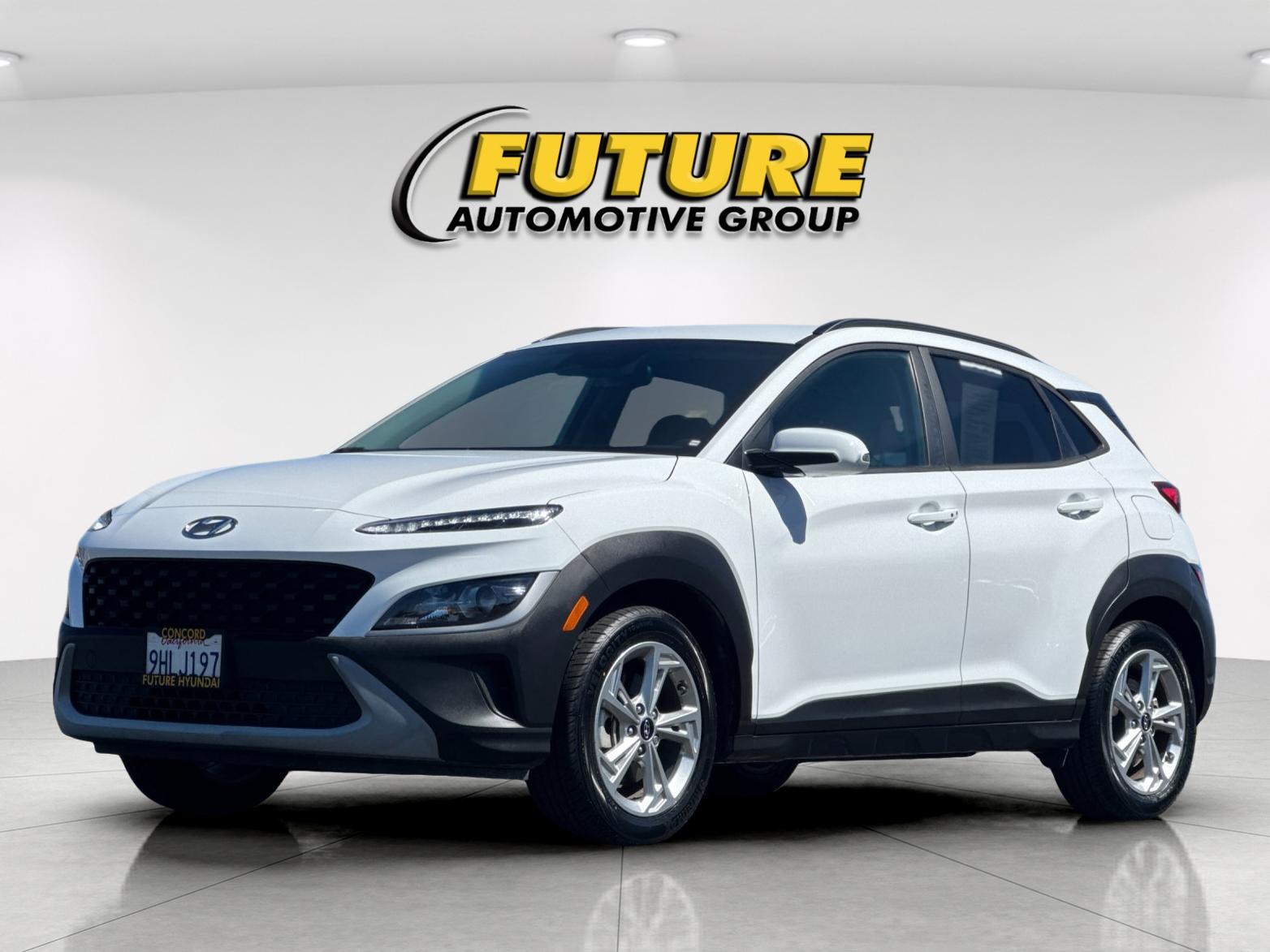Used 2023 White Hyundai SEL image 7