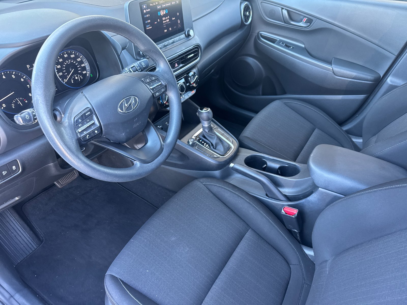 Used 2023 White Hyundai SEL image 9