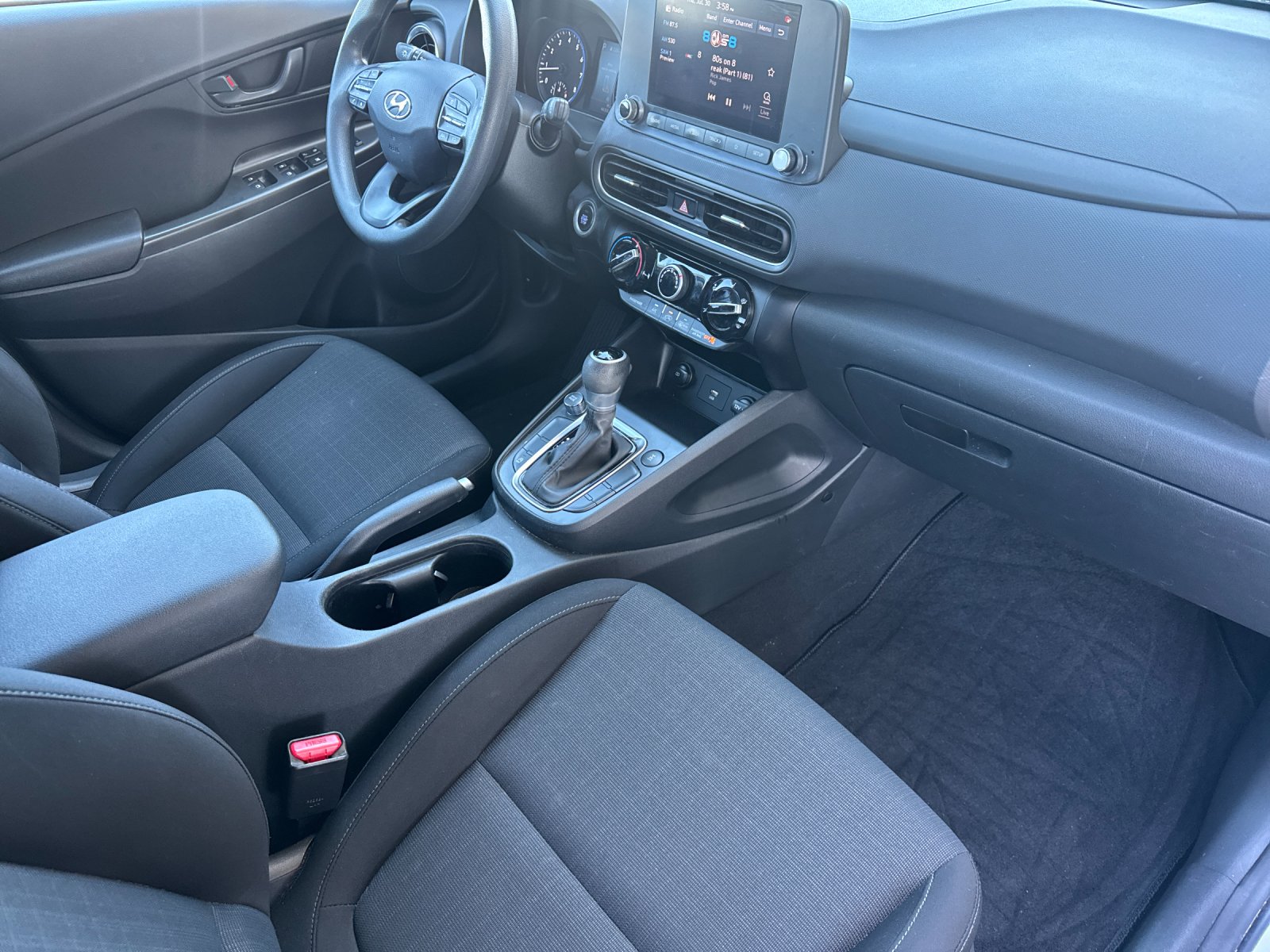 Used 2023 White Hyundai SEL image 15