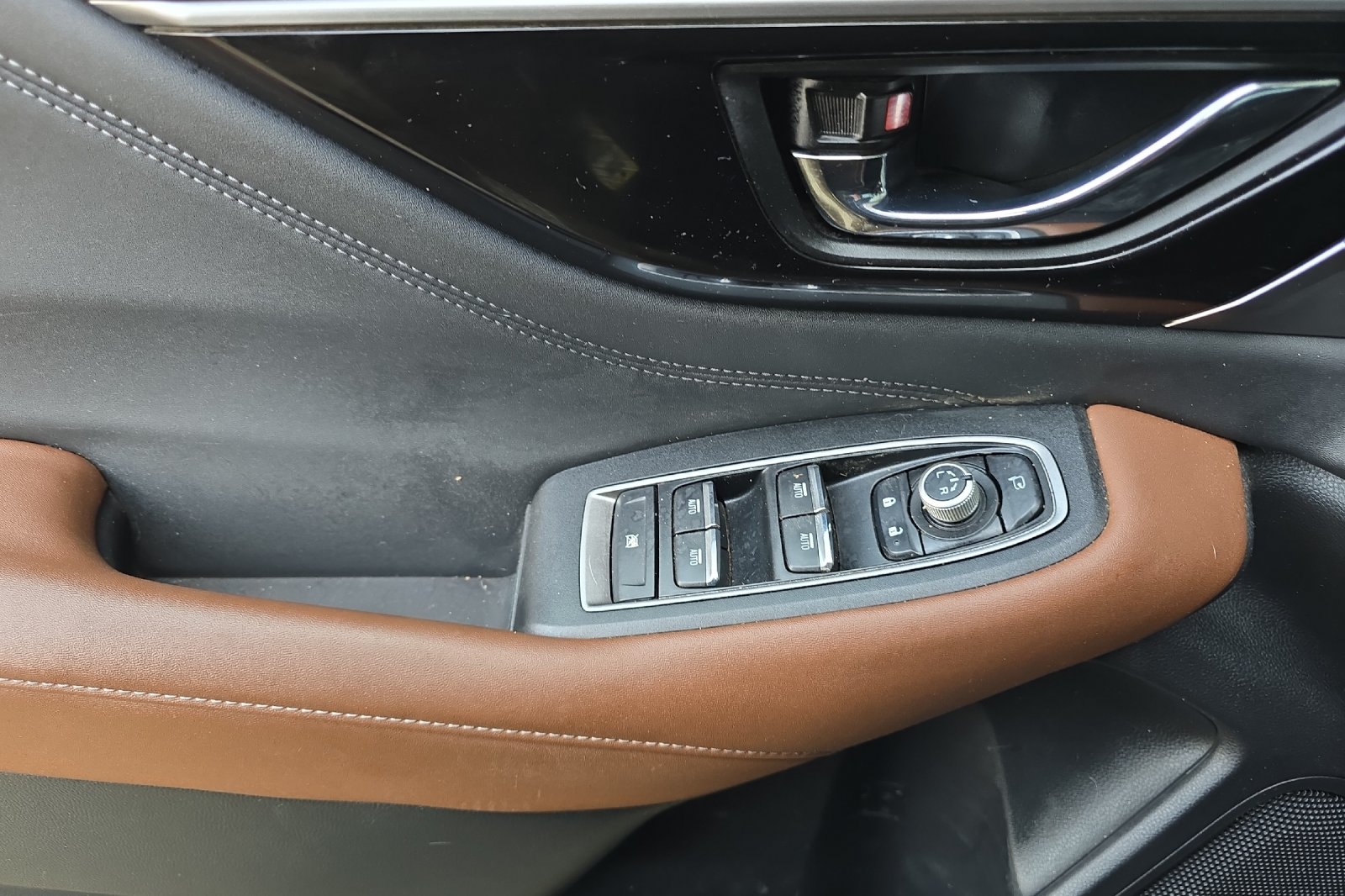 Used 2022 Gray Subaru Touring image 8