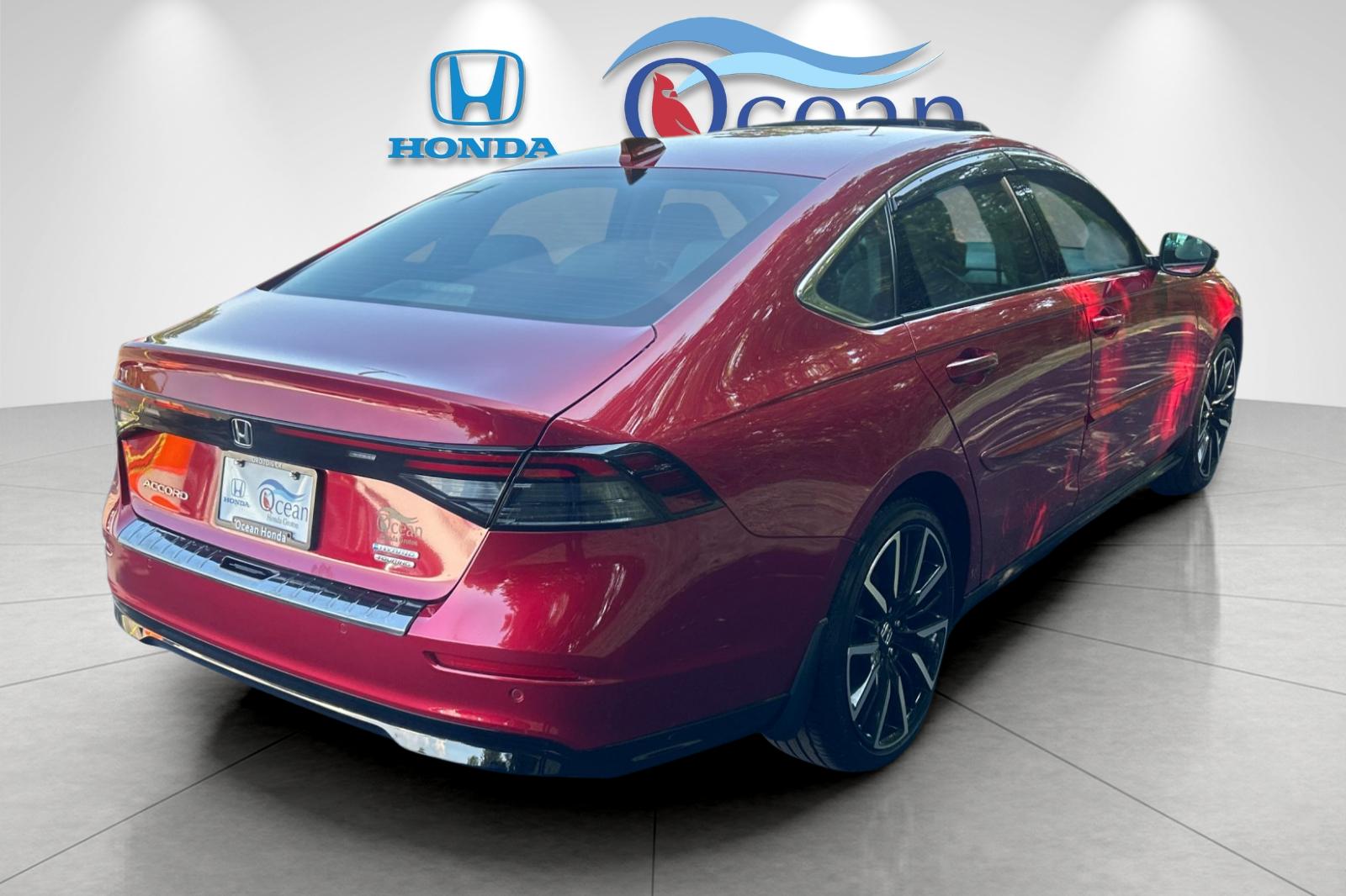 Used 2025 Radiant Red Metallic Honda Touring image 3