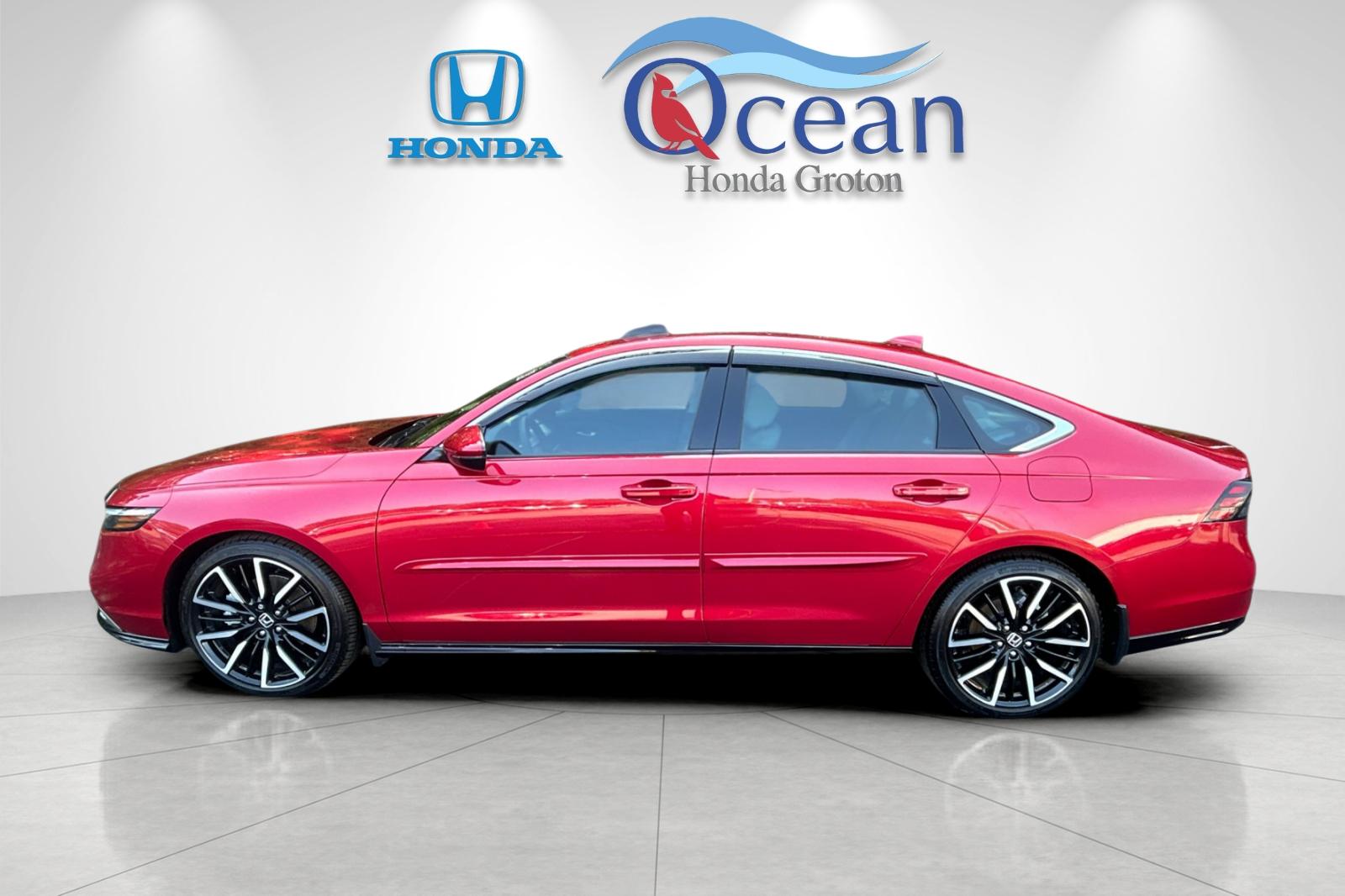 Used 2025 Radiant Red Metallic Honda Touring image 6