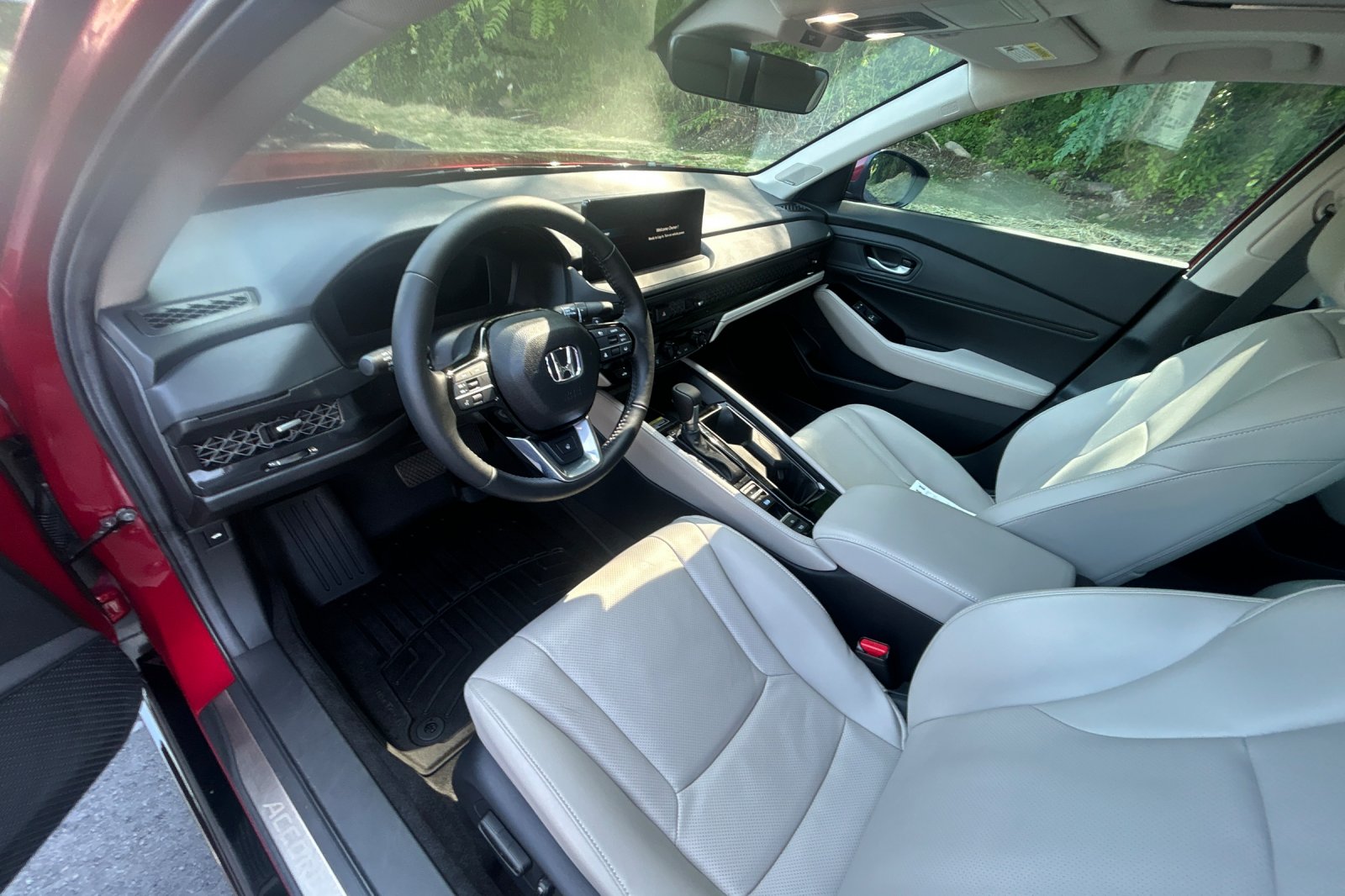 Used 2025 Radiant Red Metallic Honda Touring image 9