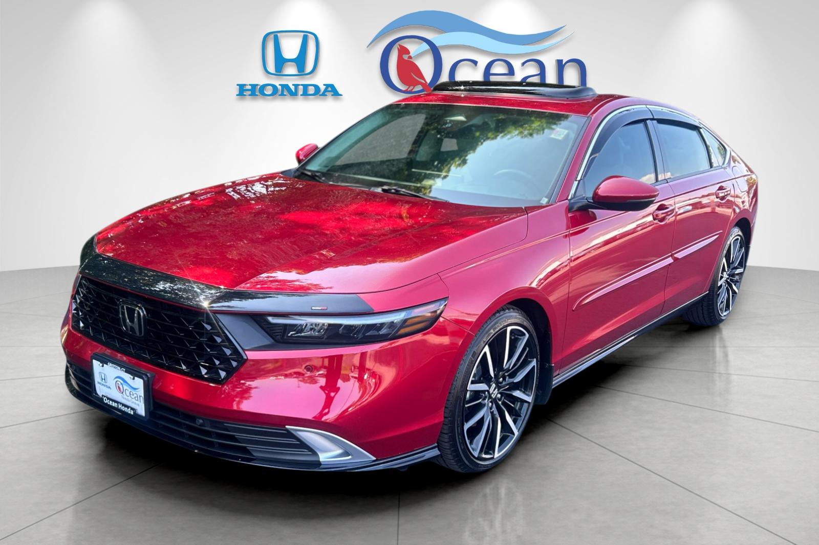 Used 2025 Radiant Red Metallic Honda Touring image 7