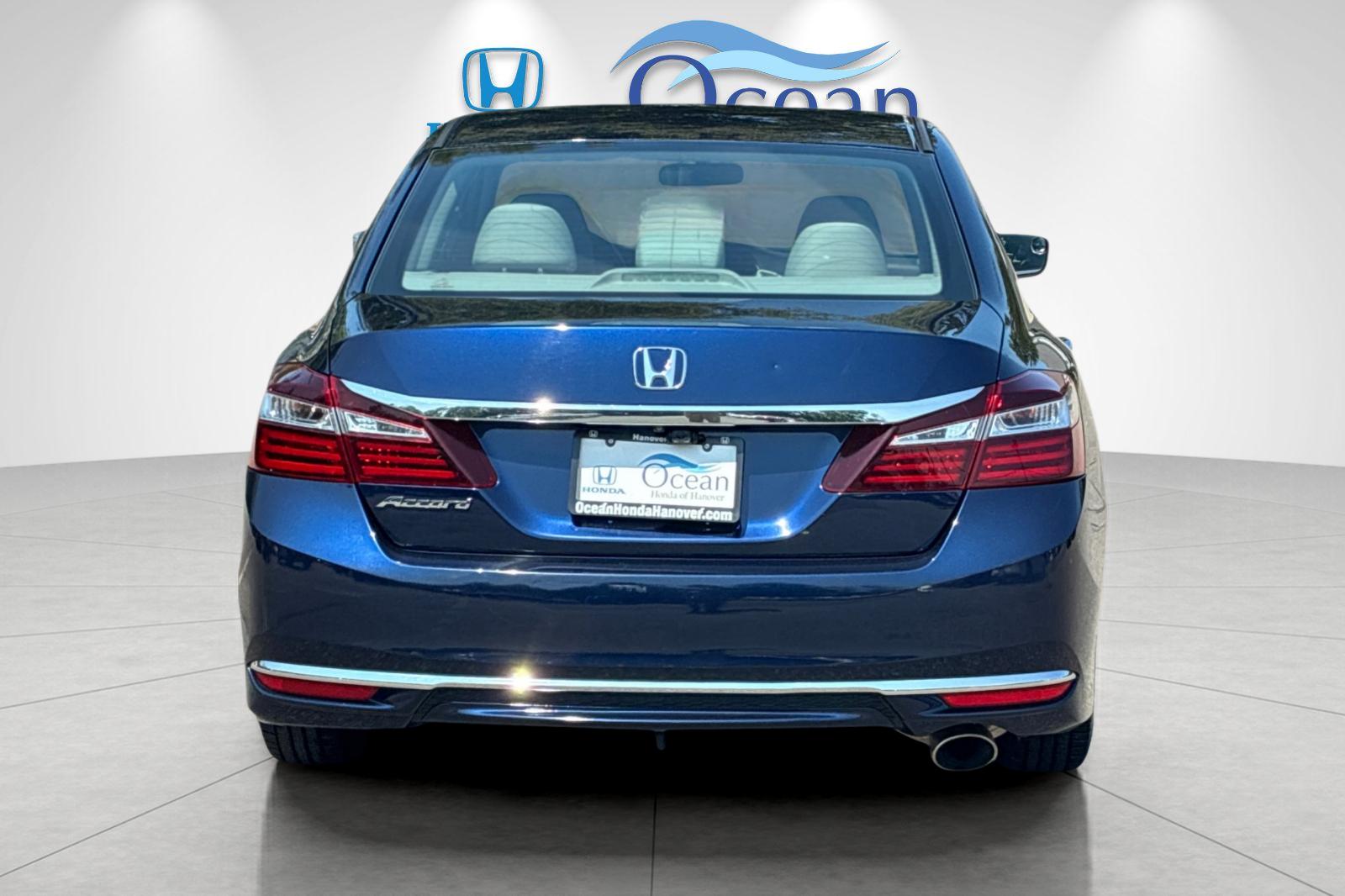 Used 2017 Obsidian Blue Pearl Honda LX image 4