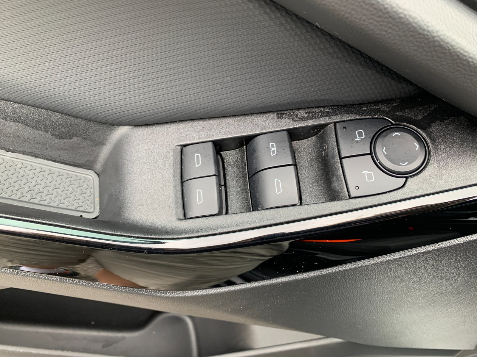 Used 2025 Black Chevrolet LT image 13