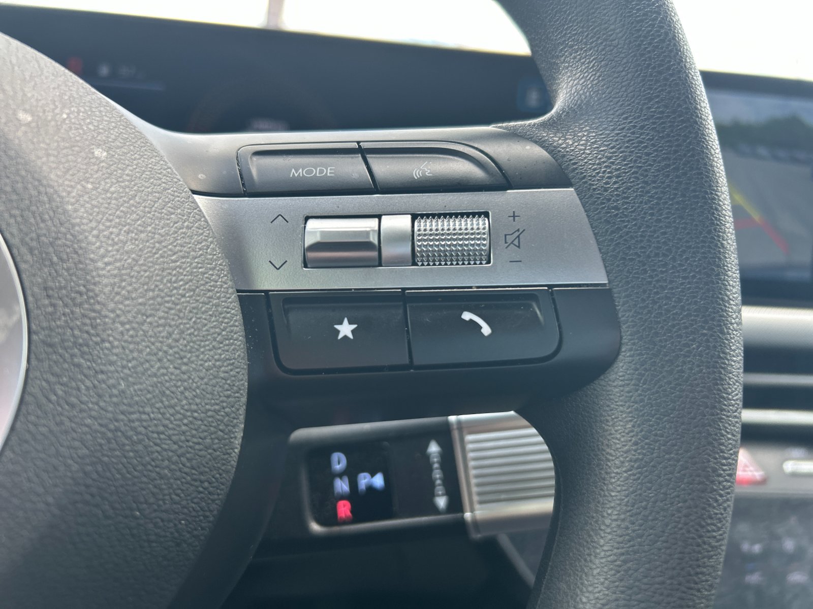 Used 2025 Abyss Black Hyundai SEL image 29