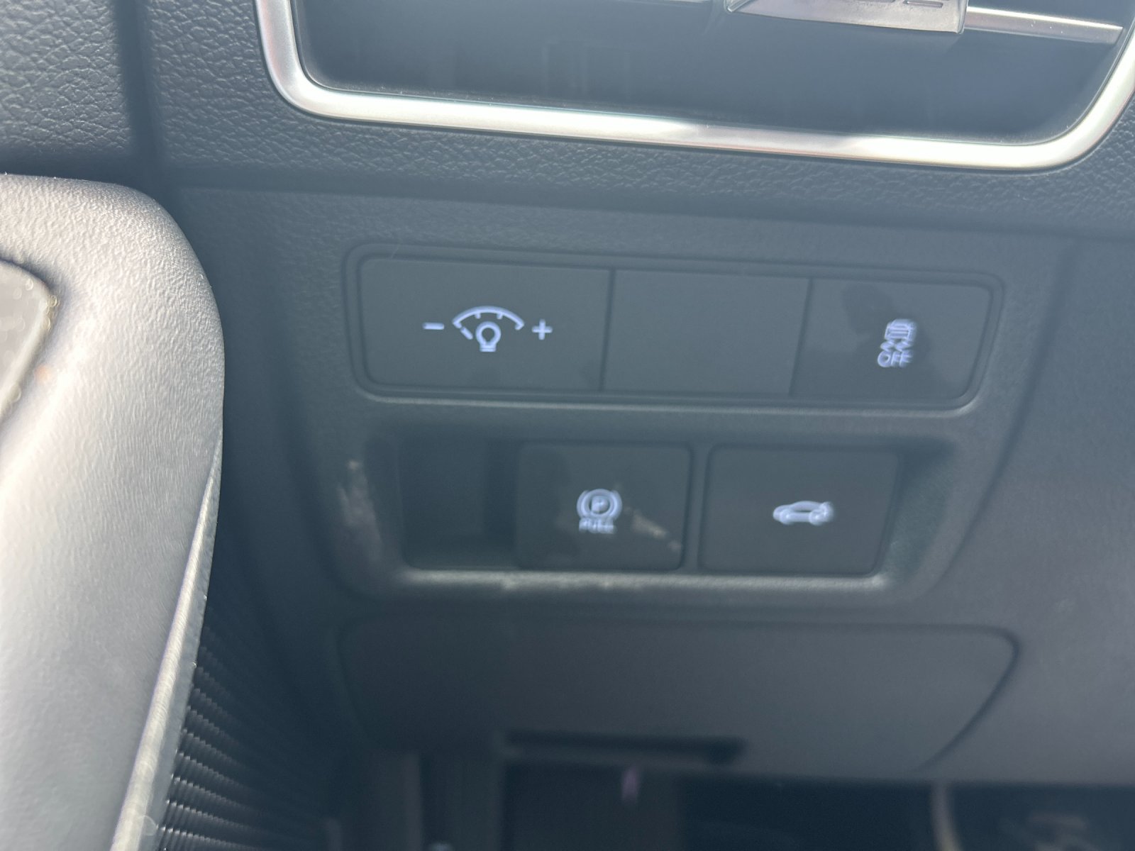 Used 2025 Abyss Black Hyundai SEL image 32