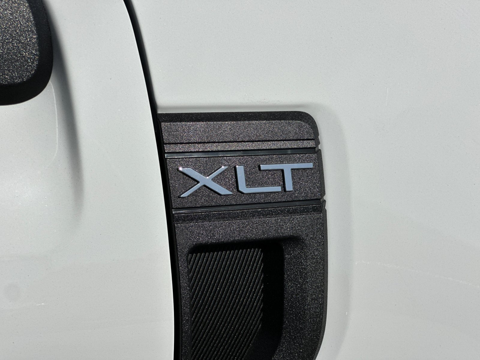 New 2026 Oxford White Ford XLT image 24