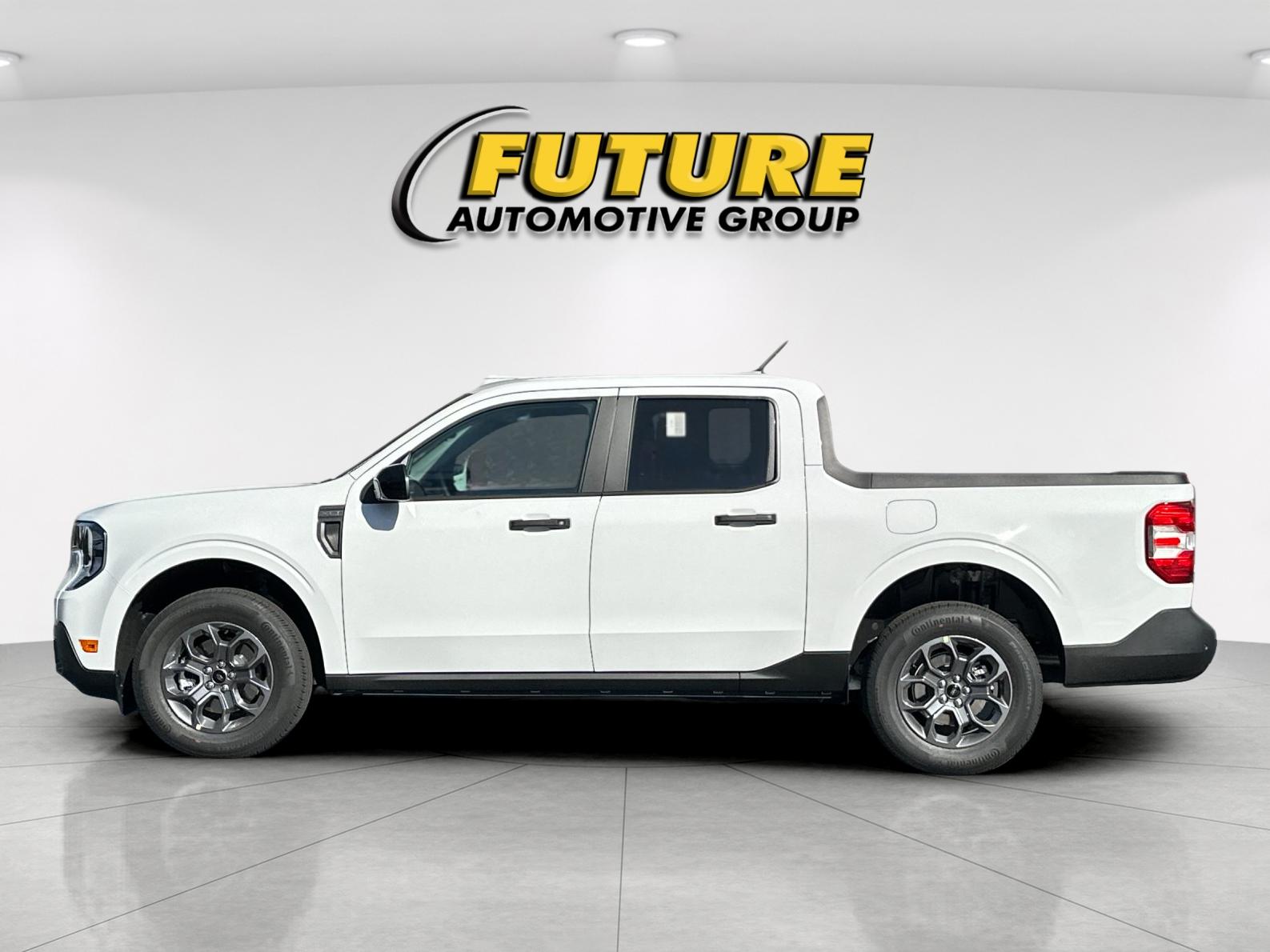 New 2026 Oxford White Ford XLT image 6