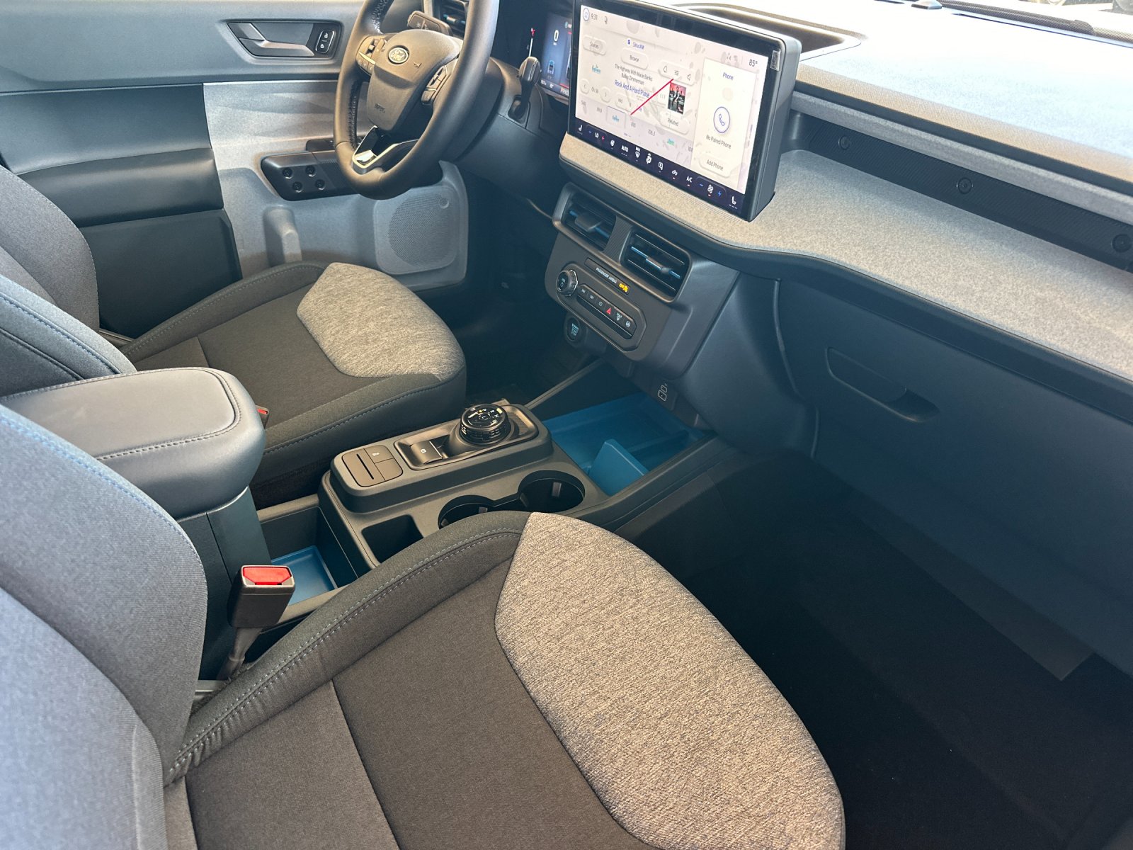 New 2026 Oxford White Ford XLT image 14