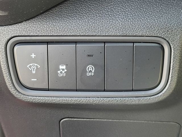 Used 2025 Red Kia LX image 19