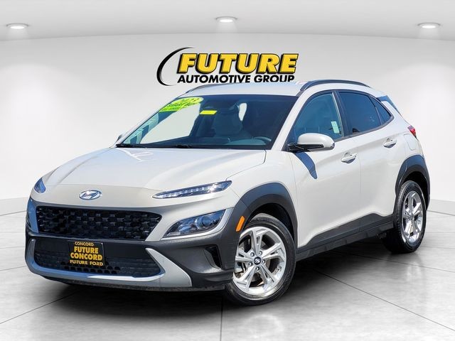 Used 2023 Silver Hyundai SEL image 3