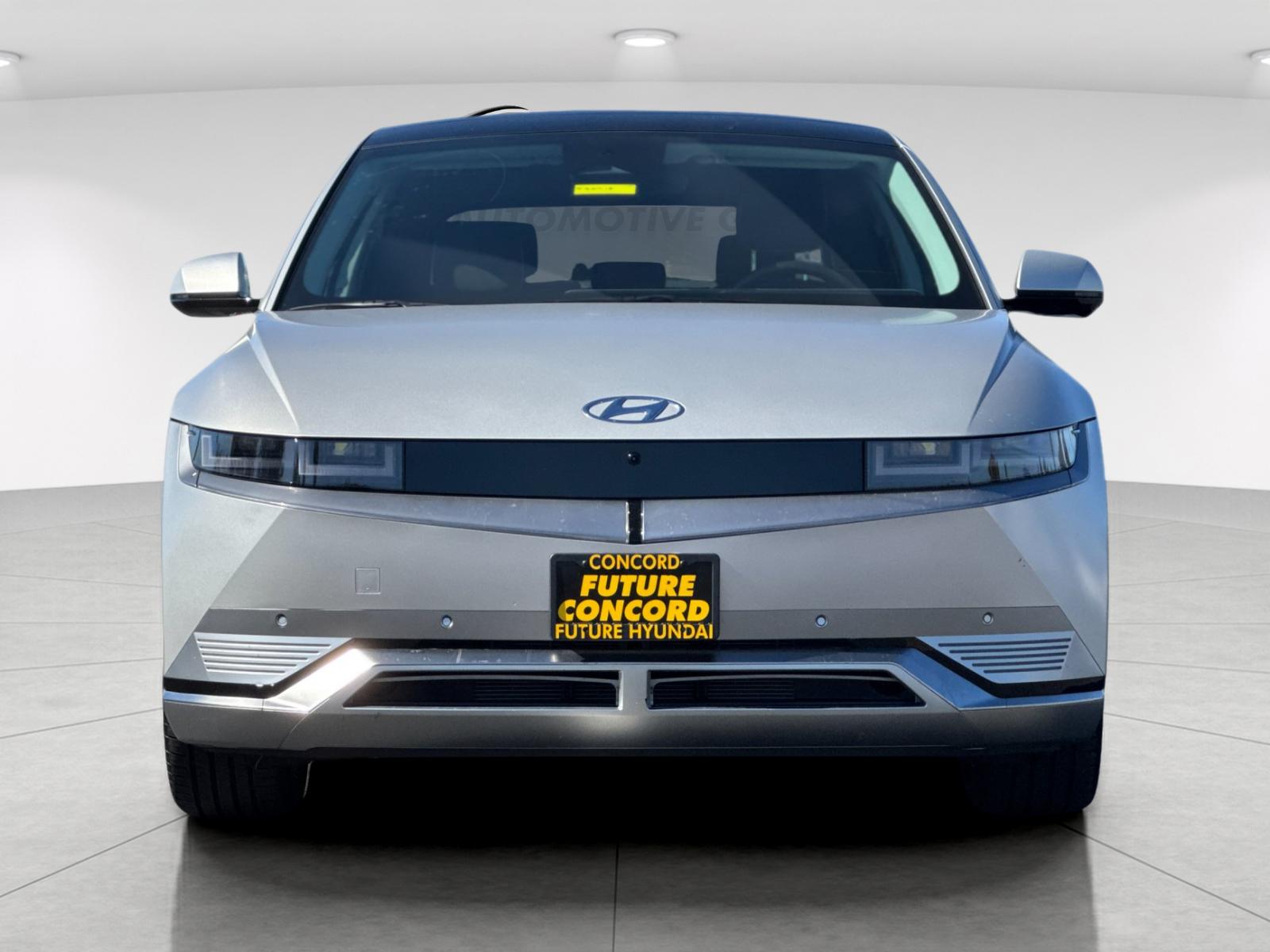 Used 2023 Gold Hyundai Limited image 8