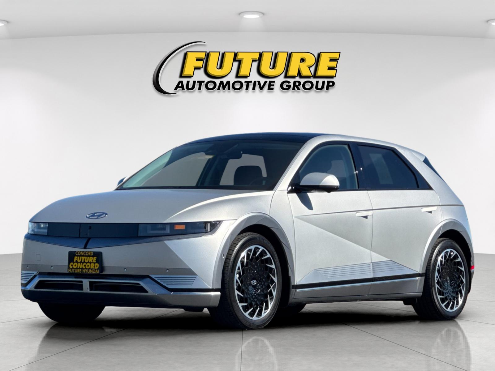 Used 2023 Gold Hyundai Limited image 7