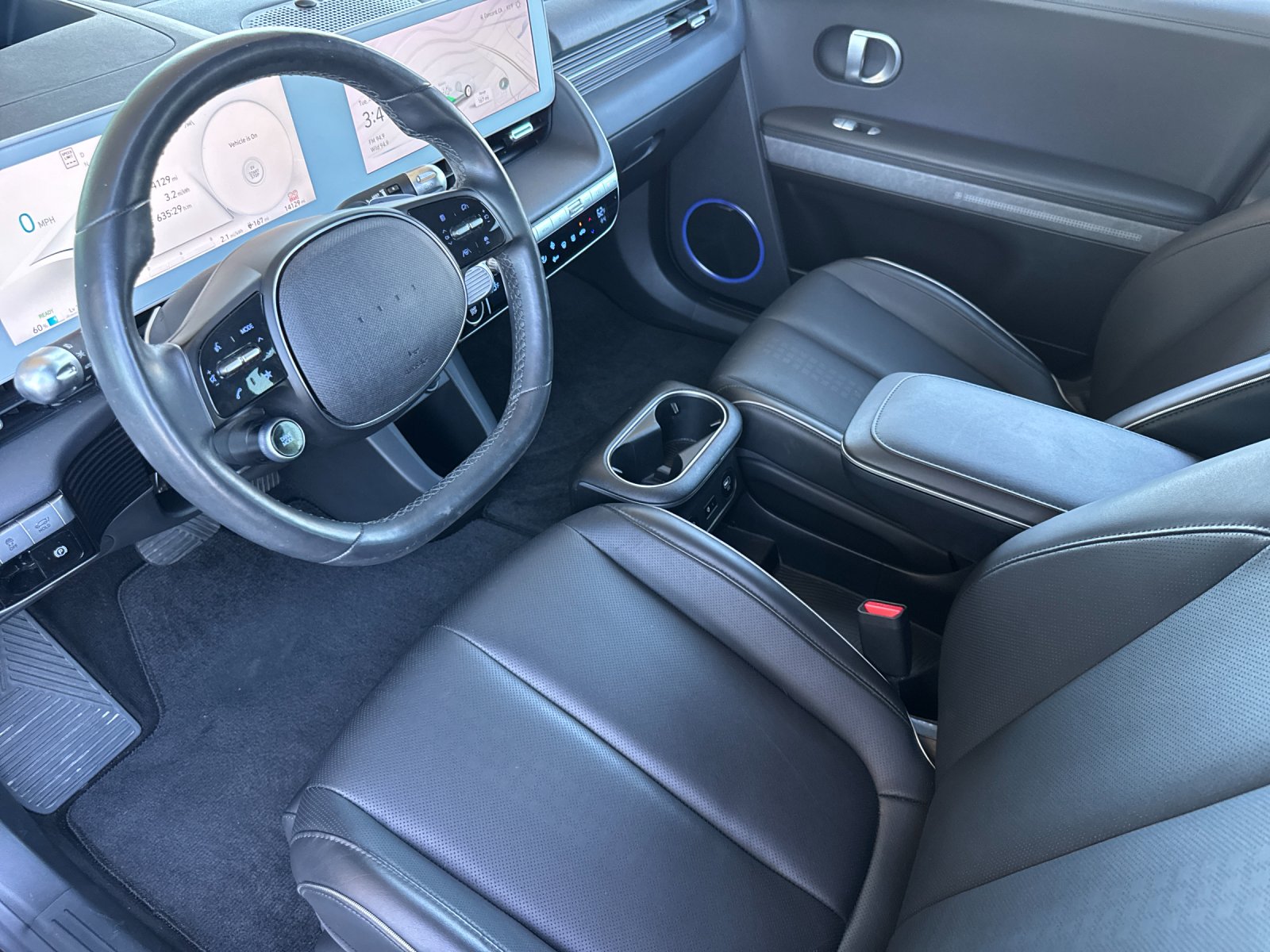 Used 2023 Gold Hyundai Limited image 9