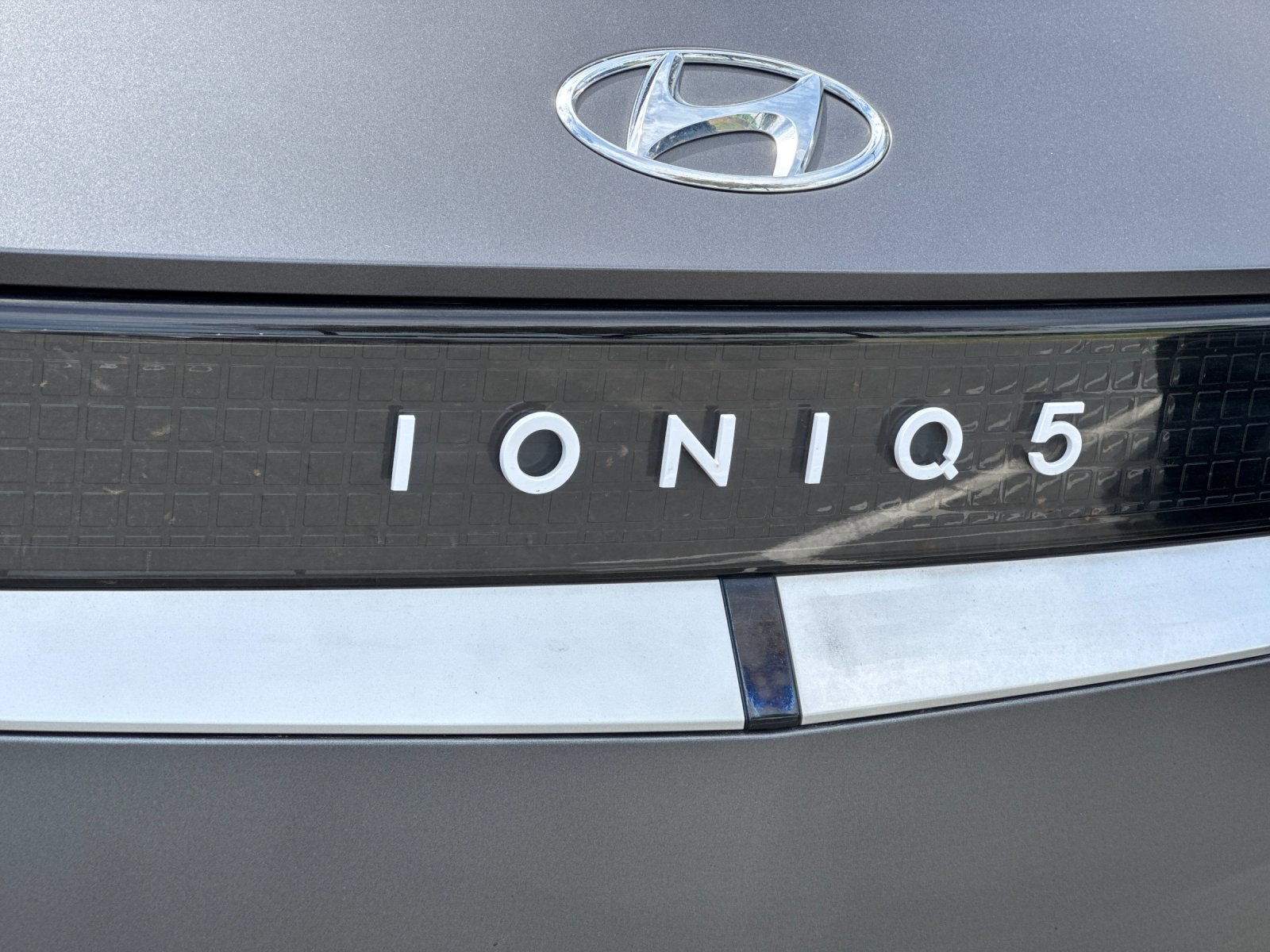Used 2023 Gray Hyundai SEL image 26
