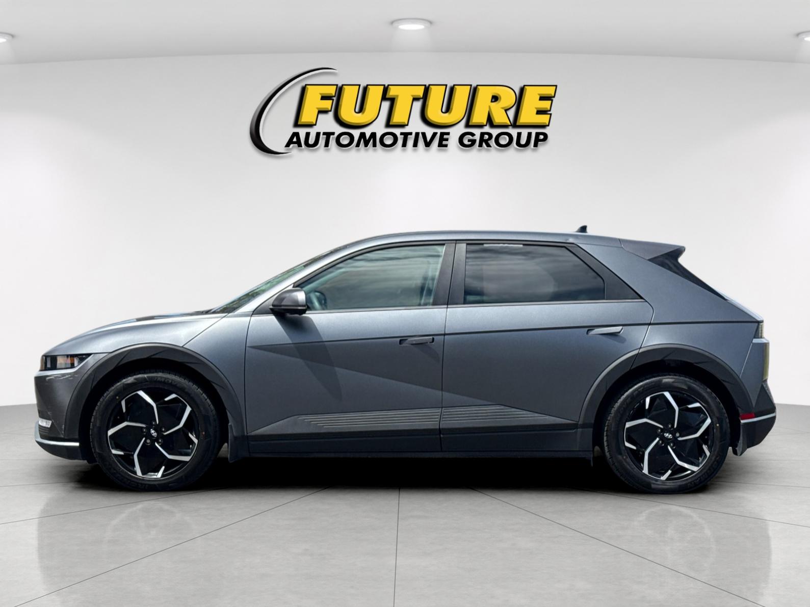 Used 2023 Gray Hyundai SEL image 6