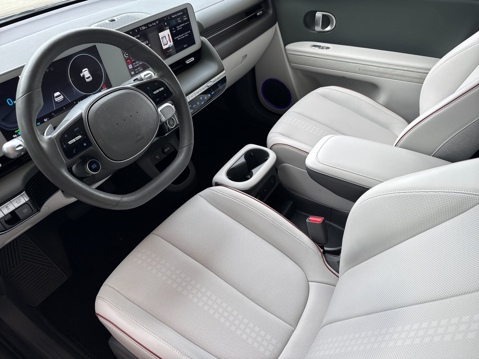 Used 2023 Gray Hyundai SEL image 9