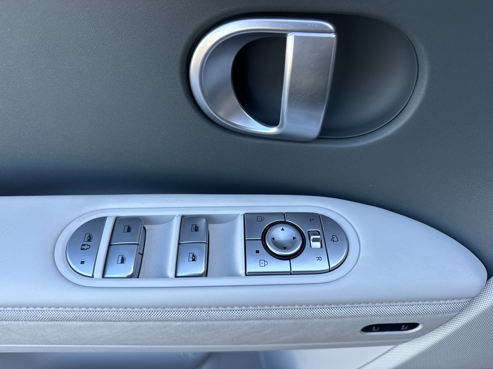 Used 2023 Gray Hyundai Limited image 10