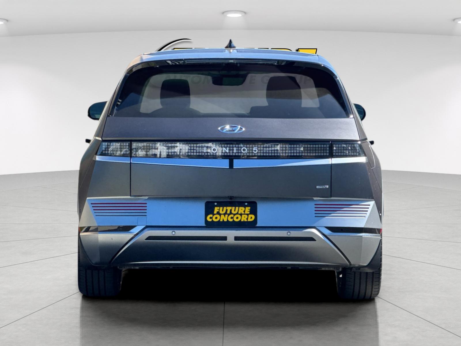 Used 2023 Gray Hyundai Limited image 4